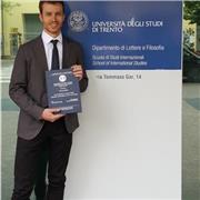 Insegnante per scuole medie e superiori materie umanistiche